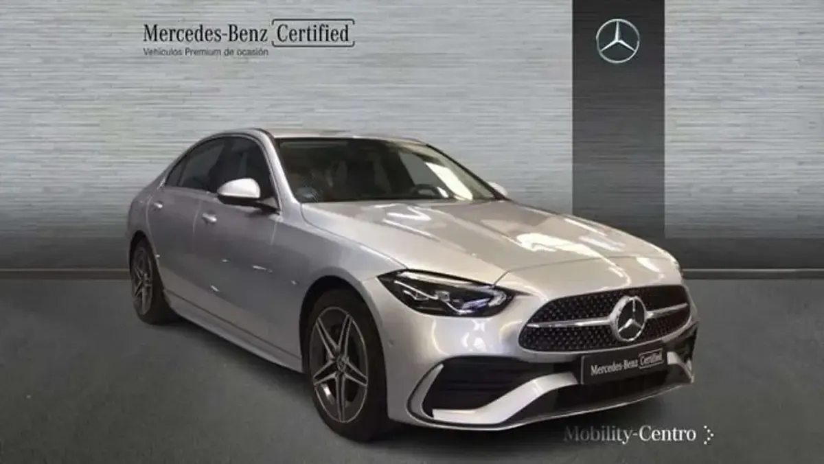 Usado Mercedes C300e 313 CV (230 kW) 2025 Plateado Berlina