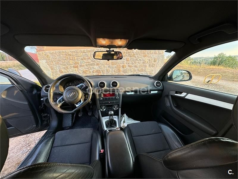 Usado Audi A3 Attraction 170 CV (125 kW) 2010 Gris / plata Berlina