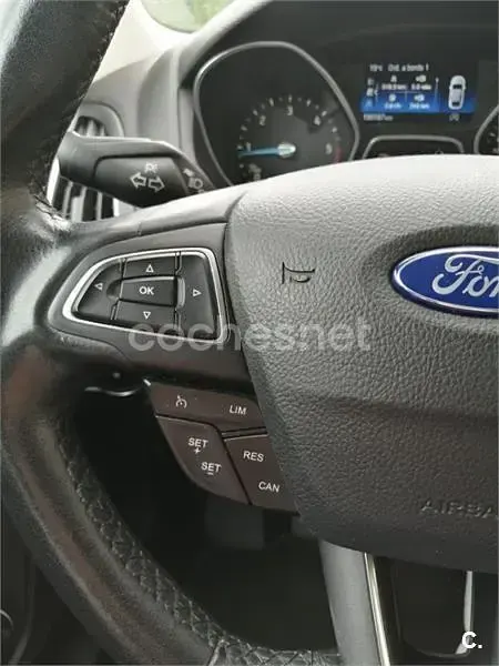 Usado Ford Focus Titanium 120 CV (88 kW) 2015 Blanco Berlina