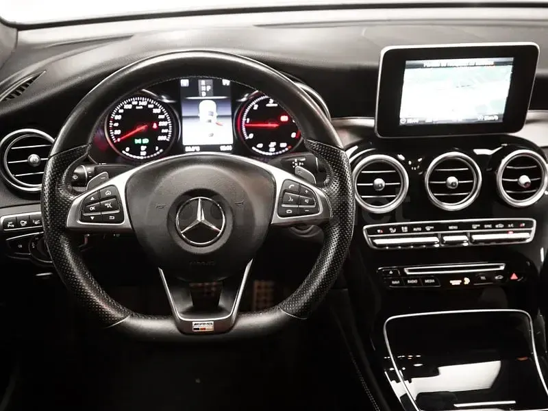 Usado Mercedes GLC250 204 CV (150 kW) 2018 Blanco SUV