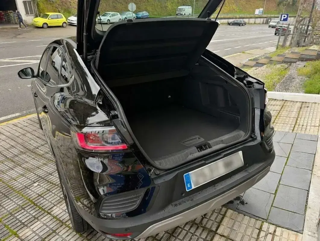 Usado Renault Arkana Techno 145 CV (106 kW) 2026 Negro SUV