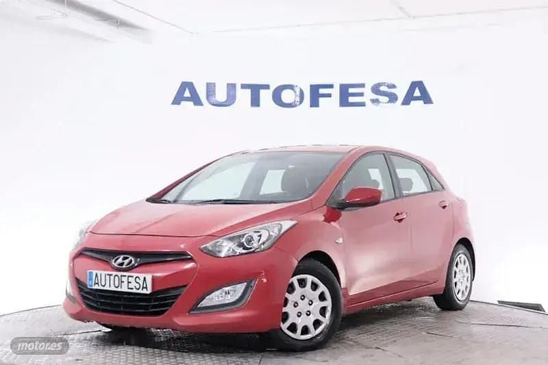 Rojo Usado 2012 Hyundai i30 Berlina | 5350 € (Precio justo) - Imagen 1/4