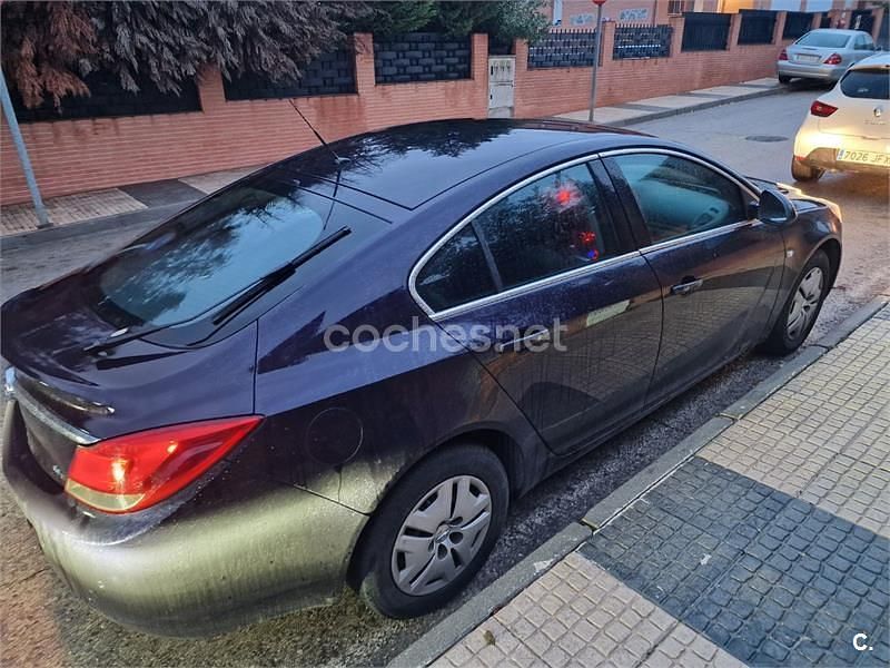 Usado Opel Insignia Selective 130 CV (95 kW) 2013 Azul Berlina