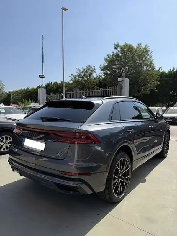 Usado Audi Q8 Comfort 462 CV (339 kW) 2023 Negro SUV