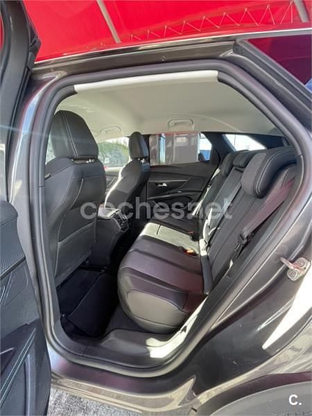 Usado Peugeot 3008 Allure 225 CV (165 kW) 2021 Gris / plata SUV