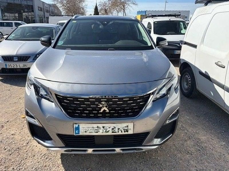 Usado Peugeot 5008 Allure 130 CV (95 kW) 2020 Gris / plata SUV
