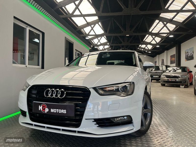 Usado Audi A3 Ambition 140 CV (102 kW) 2014 Blanco Berlina