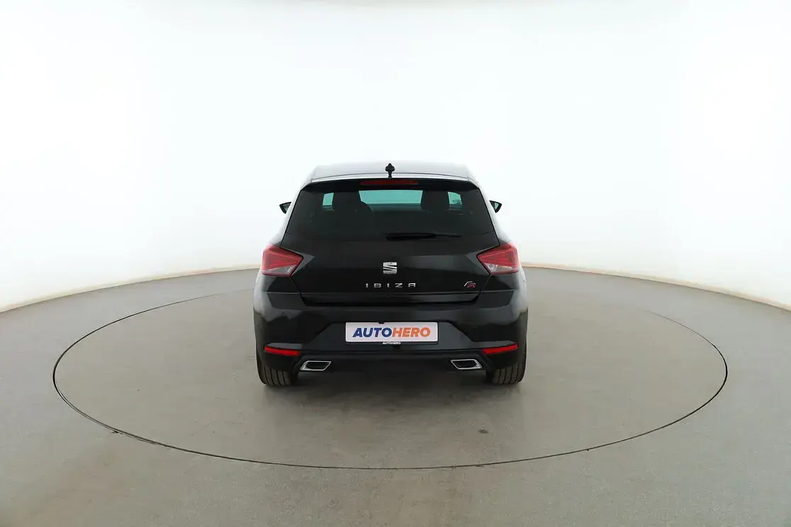 Usado Seat Ibiza FR 116 CV (85 kW) 2019 Negro Utilitario