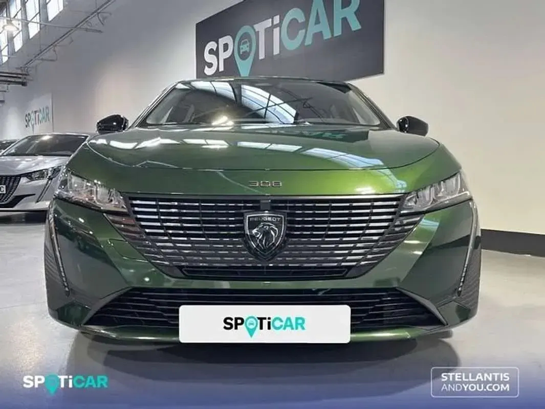 Usado Peugeot 308 Allure 131 CV (96 kW) 2022 Verde Utilitario