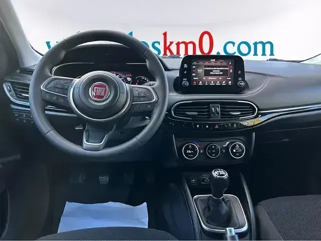 Usado Fiat Tipo Life 95 CV (69 kW) 2022 Gris Familiar