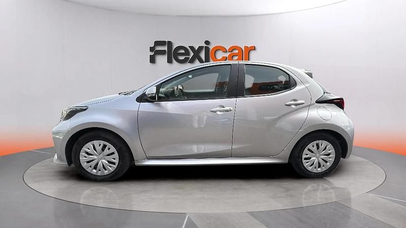 Usado Toyota Yaris Hybrid Business Edition 116 CV (85 kW) 2025 Gris Berlina
