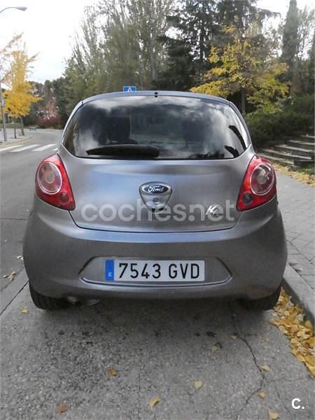 Usado Ford Ka Individual 69 CV (50 kW) 2010 Gris / plata Berlina