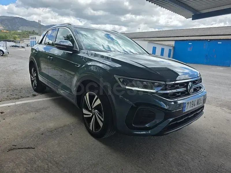Usado VW T-Roc R-line 150 CV (110 kW) 2023 Azul SUV