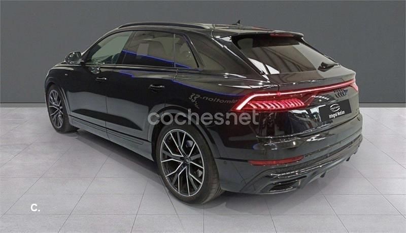 Usado Audi Q8 286 CV (210 kW) 2023 Negro SUV