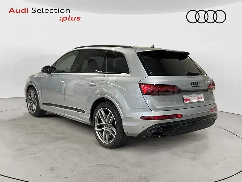 Usado Audi Q7 Black Edition 462 CV (339 kW) 2024 Gris / plata SUV