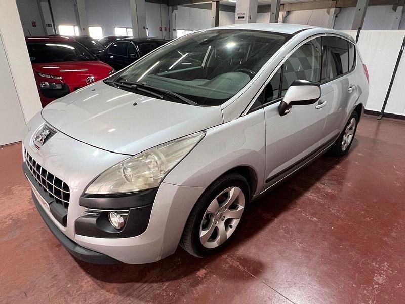 Usado Peugeot 3008 Premium 110 CV (80 kW) 2009 Gris / plata Berlina