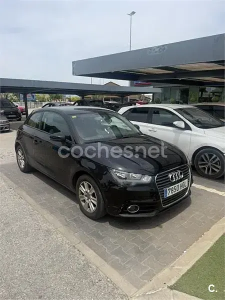 Usado Audi A1 Attraction 86 CV (63 kW) 2011 Negro Utilitario