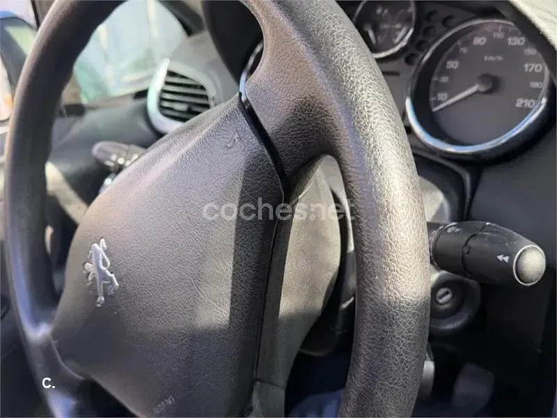 Usado Peugeot 207 CC Sport 110 CV (80 kW) 2008 Negro Descapotable