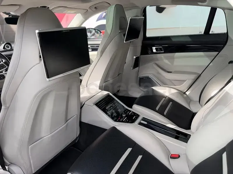 Usado Porsche Panamera 4 462 CV (339 kW) 2018 Negro Berlina