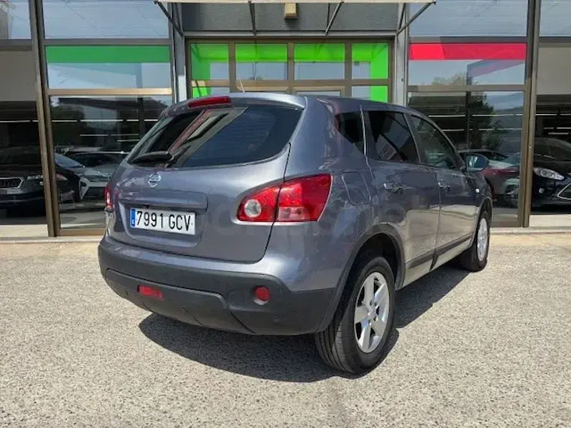 Usado Nissan Qashqai Acenta 140 CV (102 kW) 2008 Gris / plata SUV