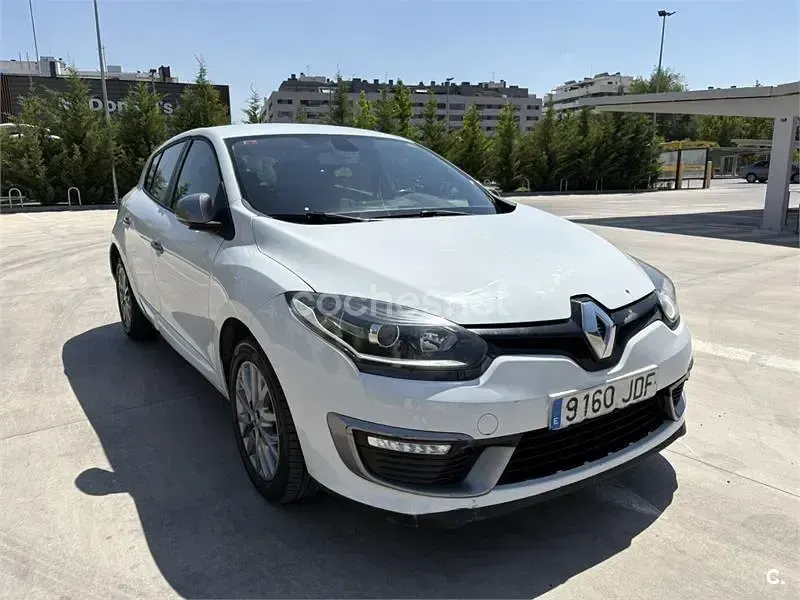 Usado Renault Mégane III LIMITED 110 CV (80 kW) 2015 Blanco Berlina