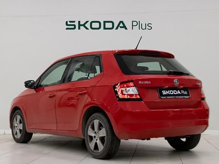 Usado Skoda Fabia Ambition 90 CV (66 kW) 2021 Rojo