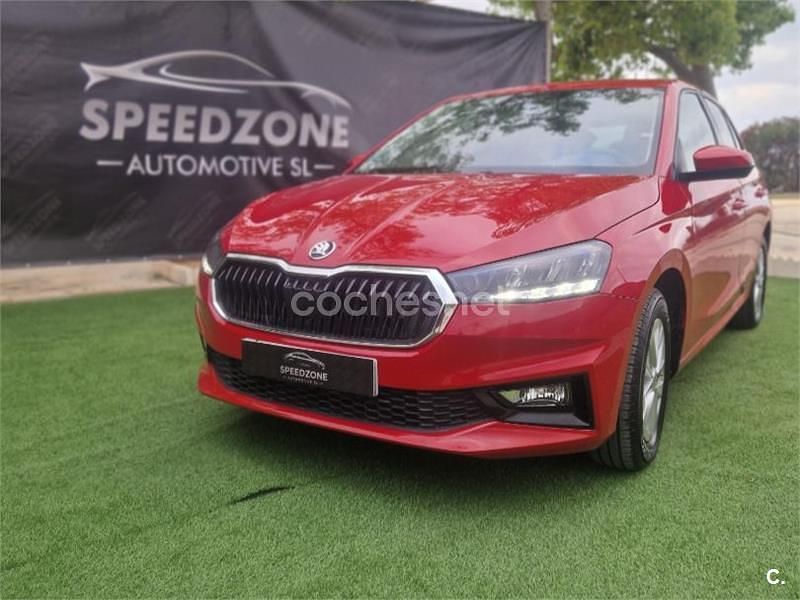 Usado Skoda Fabia Selection 95 CV (69 kW) 2024 Rojo Utilitario
