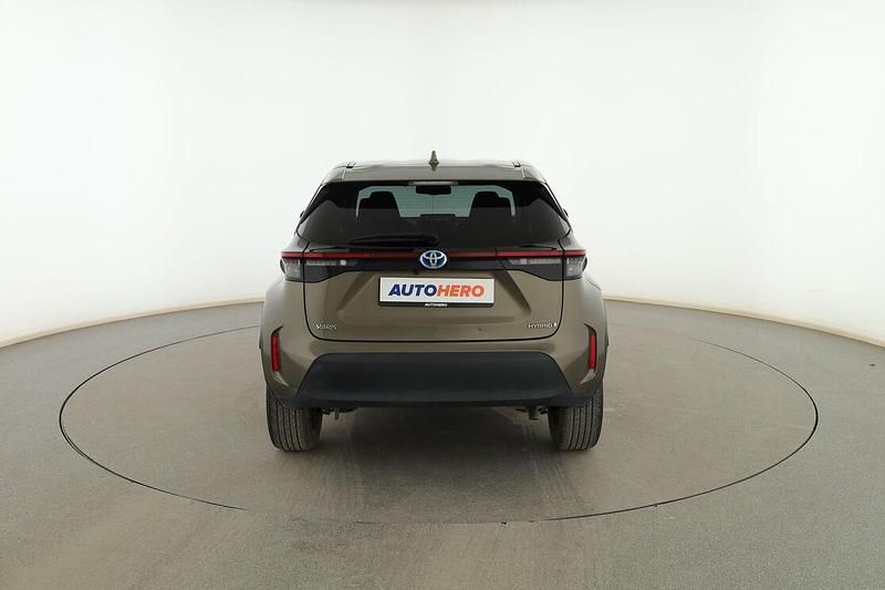 Usado Toyota Yaris Cross Style 120 CV (88 kW) 2022 Verde SUV