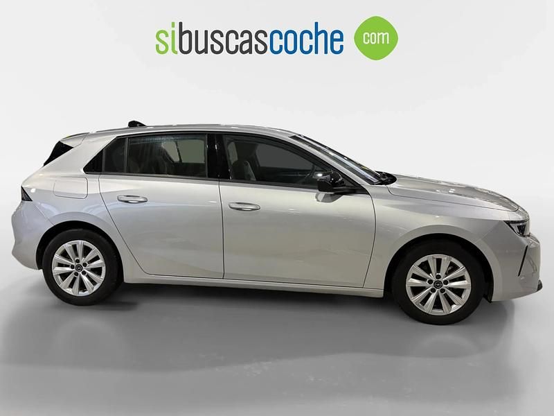 Usado Opel Astra Edition 130 CV (95 kW) 2023 Gris/plata