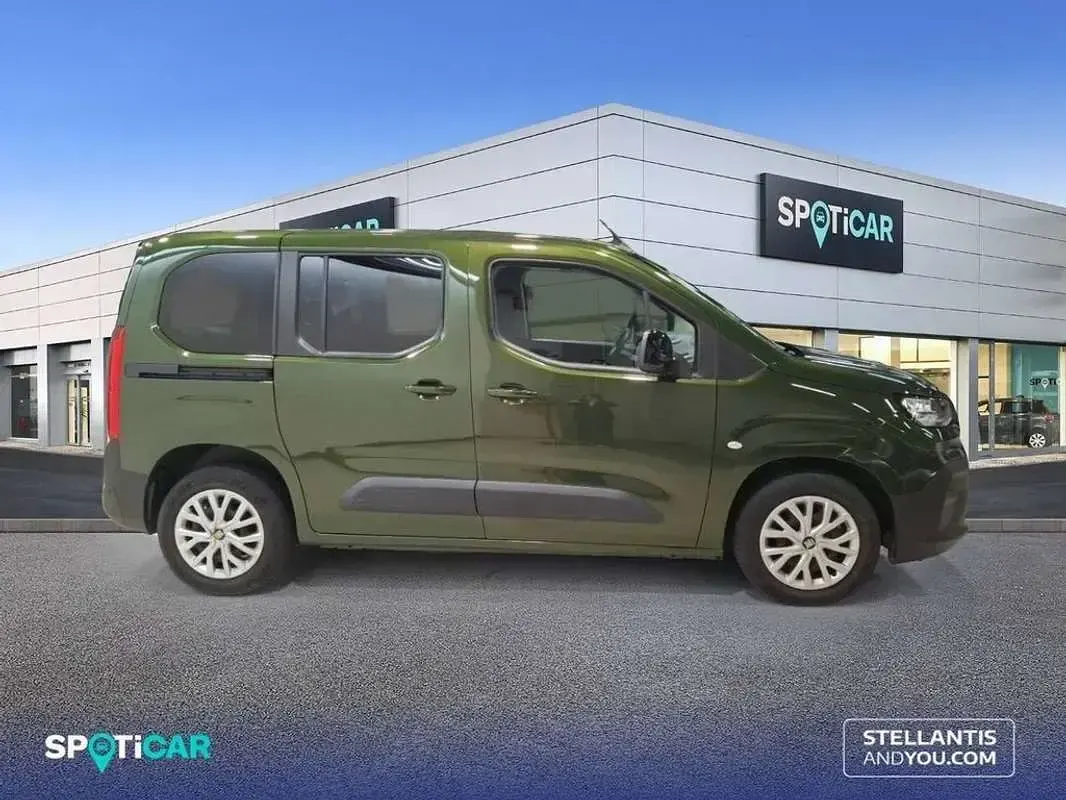 Usado Fiat Doblò 101 CV (74 kW) 2025 Verde Monovolumen