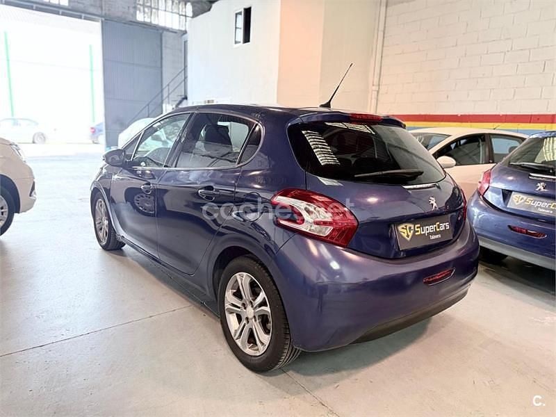 Usado Peugeot 208 Allure 92 CV (67 kW) 2013 Azul Utilitario