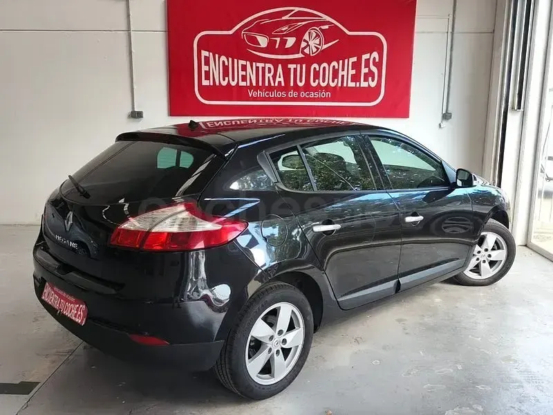 Usado Renault Mégane III Dynamique 110 CV (80 kW) 2010 Negro Berlina