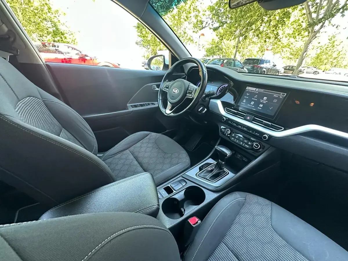 Usado Kia Niro 141 CV (103 kW) 2020 Blanco SUV