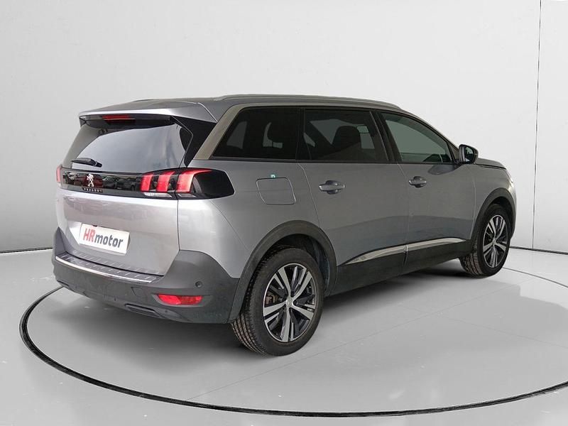 Usado Peugeot 5008 Allure 131 CV (96 kW) 2023 Gris SUV