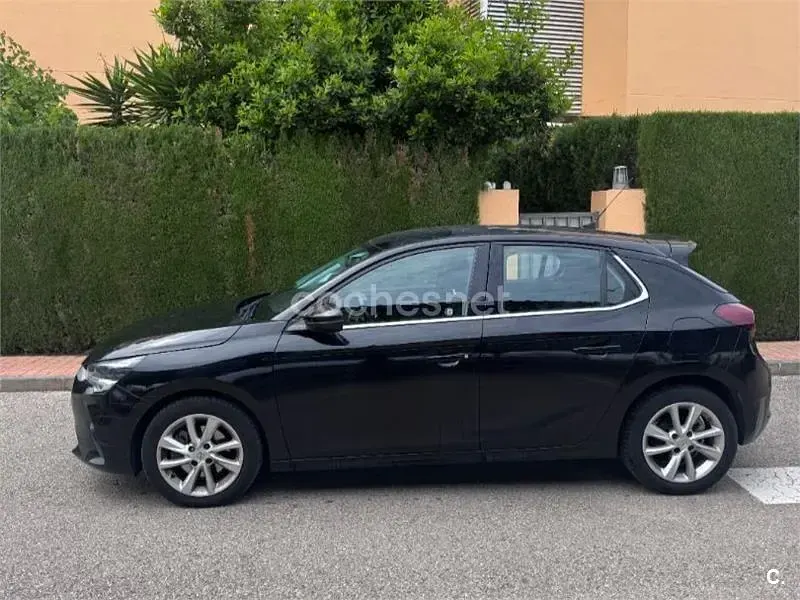 Usado Opel Corsa Elegance 100 CV (73 kW) 2021 Negro Utilitario