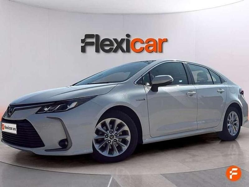 Usado Toyota Corolla Active 122 CV (89 kW) 2019 Blanco Berlina