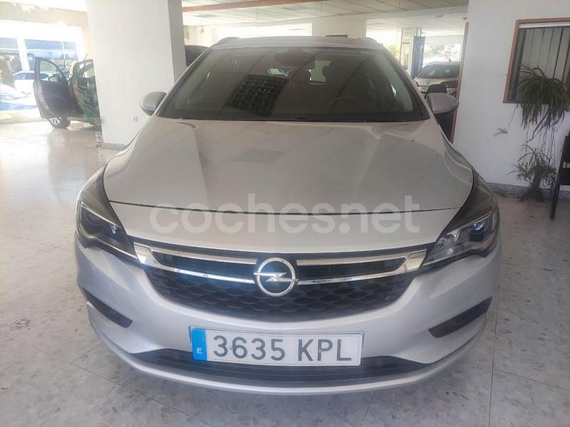 Gris / plata Usado 2018 Opel Astra Innovation Familiar | 11.300 € (Precio justo) - Imagen 1/4
