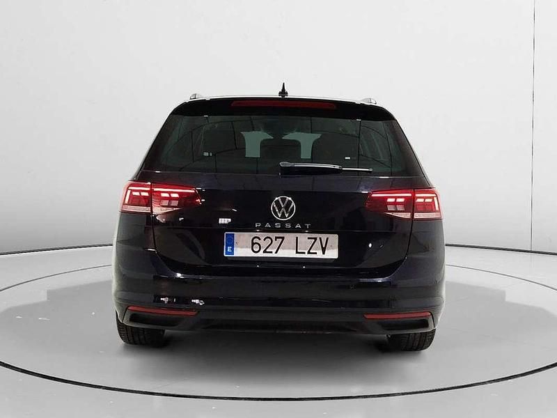 Usado VW Passat Business 151 CV (111 kW) 2022 Negro Familiar