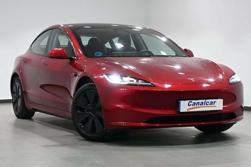 Usado Tesla Model 3 Standard Range 208 kW (283 CV) 2024 Rojo Berlina