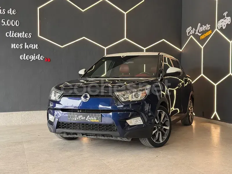 Usado SsangYong Tivoli 115 CV (84 kW) 2015 Azul SUV