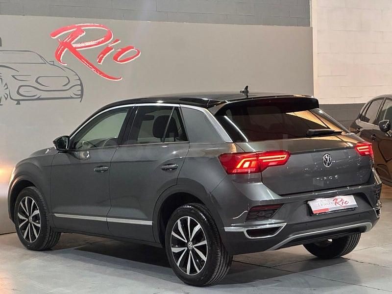 Usado VW T-Roc Advance 150 CV (110 kW) 2018 Gris / plata SUV