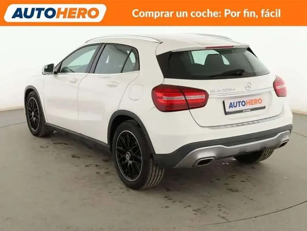 Usado Mercedes GLA200 Urban 136 CV (100 kW) 2019 Blanco SUV
