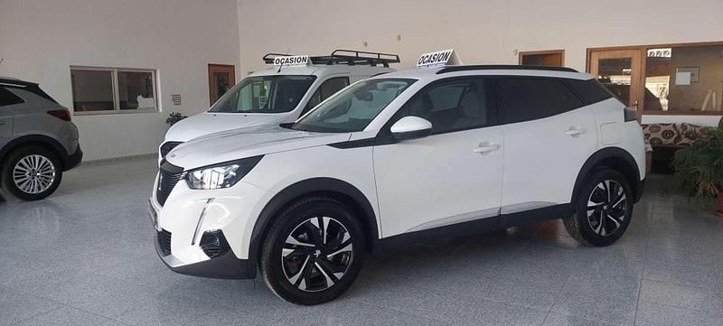 Usado Peugeot 2008 Allure 110 CV (80 kW) 2021 Blanco SUV