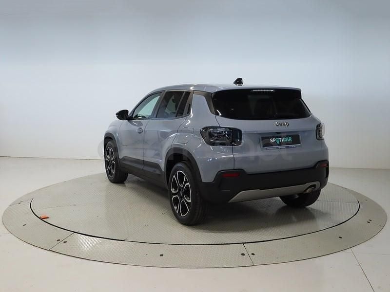 Usado Jeep Avenger Summit 100 CV (73 kW) 2025 Gris / plata SUV