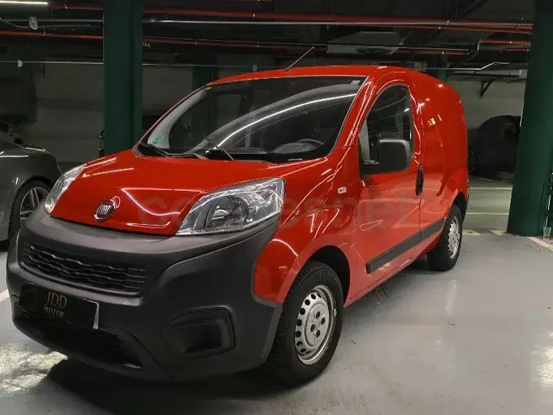Usado Fiat Fiorino 80 CV (58 kW) 2017 Rojo Monovolumen