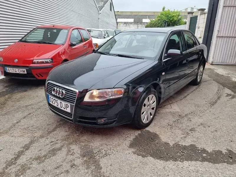 Usado Audi A4 140 CV (102 kW) 2006 Negro Berlina