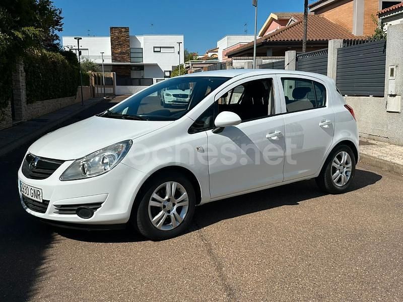 Blanco Usado 2009 Opel Corsa Essentia Berlina | 4200 € (Precio justo) - Imagen 1/4