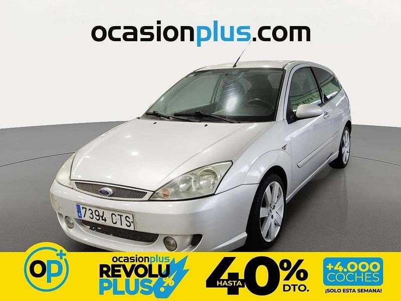 Usado Ford Focus Trend 114 CV (83 kW) 2004 Gris Utilitario