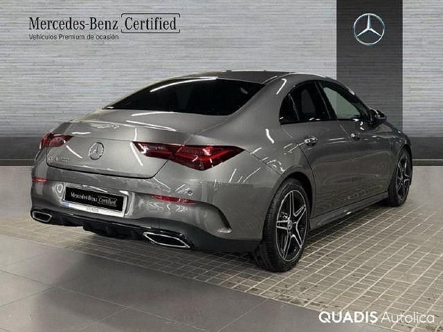 Usado Mercedes CLA200 AMG line 163 CV (119 kW) 2025 Gris montaña