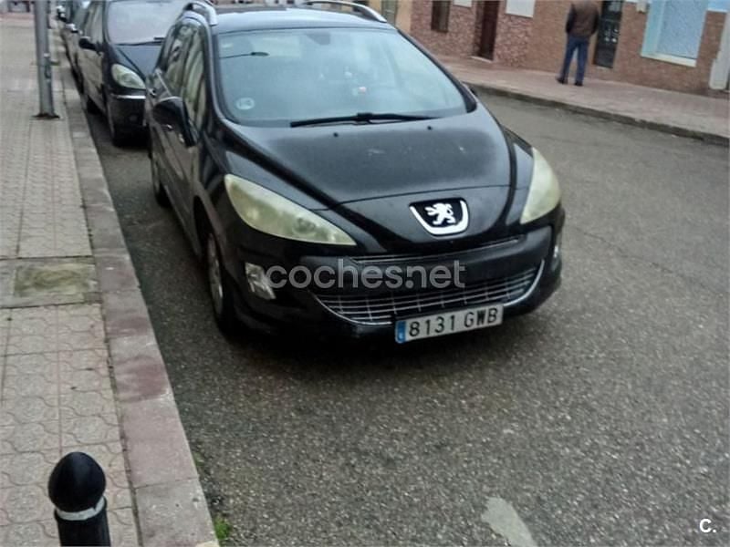Usado Peugeot 308 110 CV (80 kW) 2010 Negro Berlina